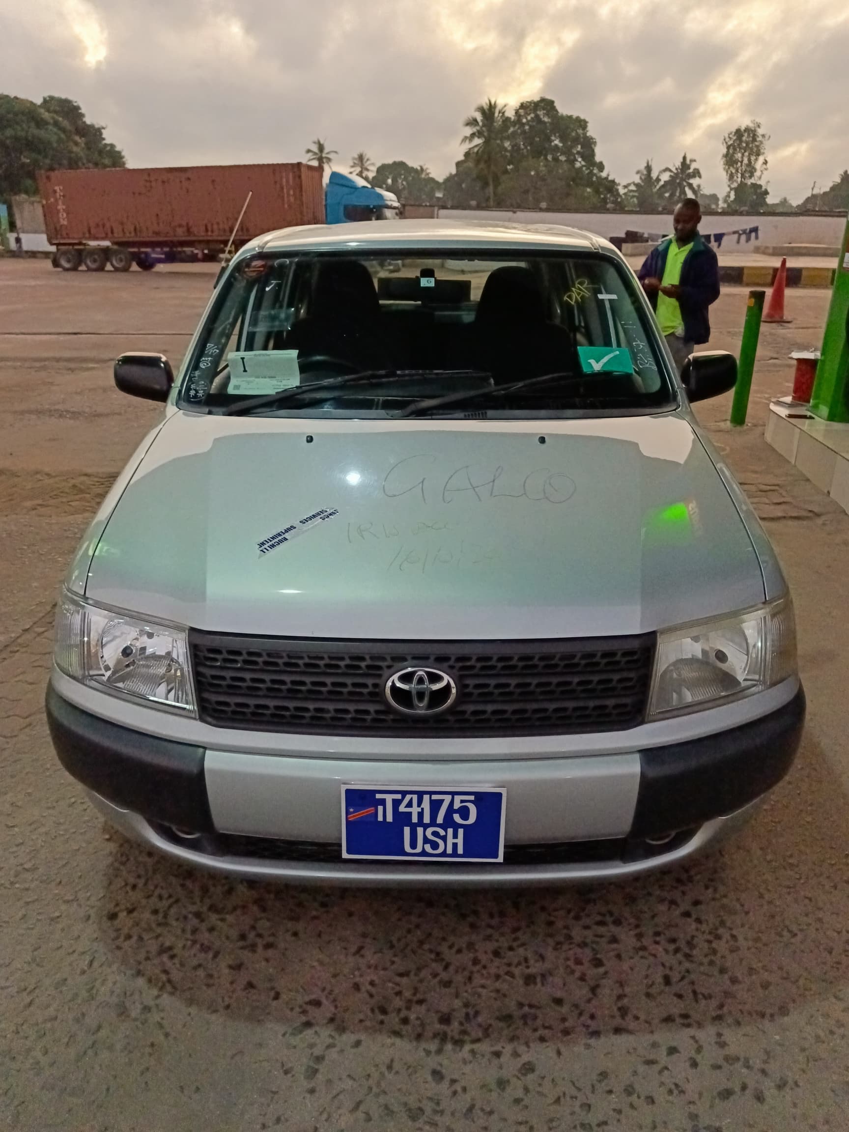 656b28f5-48d8-45eb-9dc2-6e970822e8fc Toyota Probox 2013/4 – Image 1